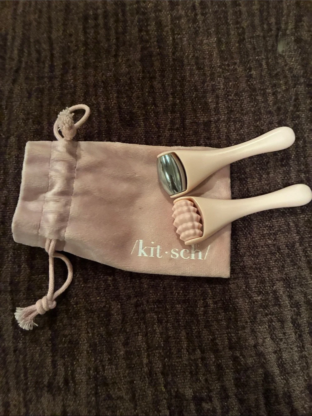 Kitsch Dual-Ended Facial Massage Rollers in Pale Pink